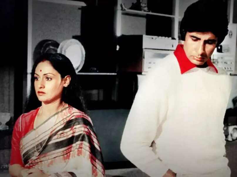 Jaya Bachchan, Jaya Bachchan news, Amitabh Bachchan, When Jaya Bachchan enraged after hearing song Mere Angne Mein, Jaya Bachchan, Jaya Bachchan left theater angrily during laawaris screening, Mere Angne Mein Song Kissa, Jaya Bachchan-Amitabh Bachchan Love Story, laawaris Film Song, laawaris hit or flop, kBC, अमिताभ बच्चन, जया बच्चन, फिल्म लावारिस, मेरे अंगने में तुम्हारा क्या काम है गाना