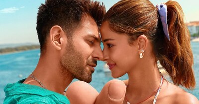 चंकी पांडे की बेटी अनन्या पांडे संग भी एक्टर का नाम जुड़ा था. ‘पति पत्नी और वो’ की शूटिंग के दौरान कार्तिक और अनन्या पांडे की नजदीकियों की चर्चा भी खूब हुई. अनन्या कई बार कह चुकी हैं कि उन्हें कार्तिक पर बड़ा क्रश रहा है. हालांकि इस रिलेशनशिप की पुष्टि भी कभी नहीं हुई.