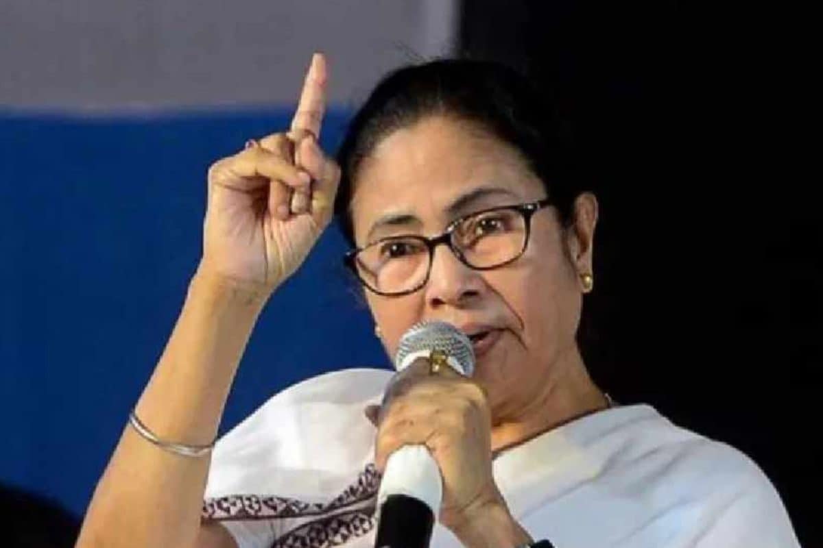 OMG! ये तो 12 बजे तक खेल रहीं 8 बजे जीतीं बेटियां तो BJP का ममता को ताना