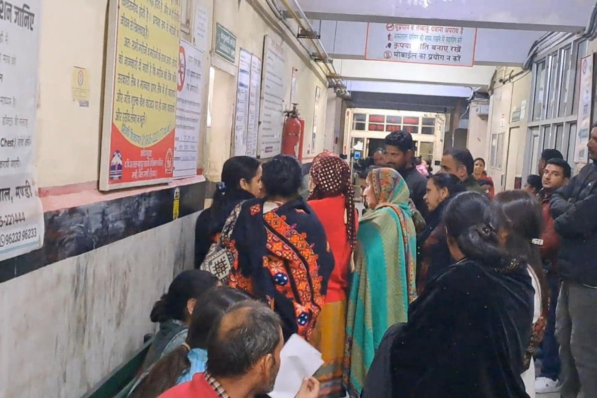 पहले पत्नी पर फेंका तेजाब फिर छत से दे दिया धक्का पति की खौफनाक वारदात