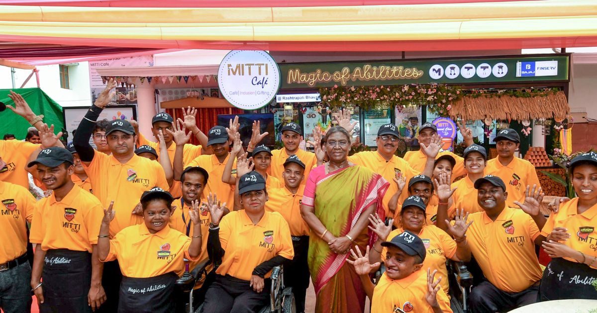 खाना, लोग, सब स्पेशल: राष्ट्रपति भवन के आंगन में मिट्टी कैफे, देखें वीडयो