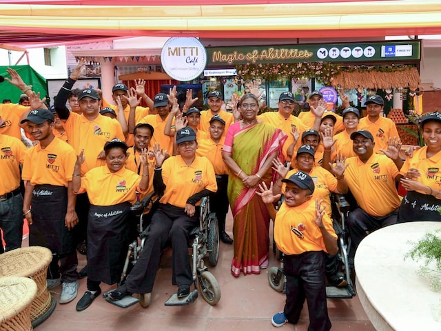  राष्ट्रपति भवन के आंगन में मिट्टी कैफे, देखें वीडयो