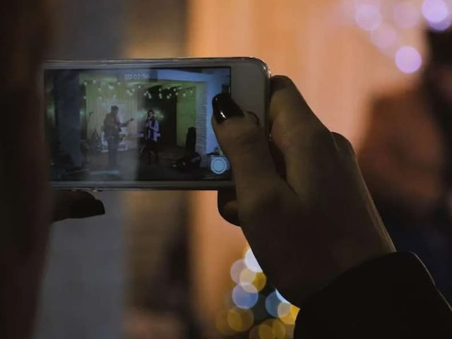 पड़ोसी CCTV कैमरा आपके घर की तरफ मोड़ दे तो क्‍या करें? जान लें कानूनी उपाय