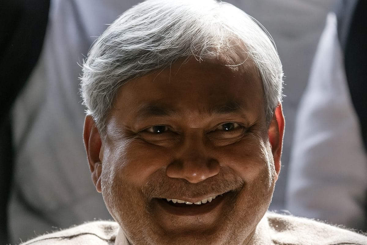 क्या बिहार में स्त्री चेतना के नायक की मुस्कान कायम रखने जा रही आधी आबादी