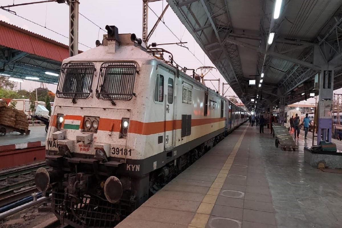 कोहरे की वजह से 50 से ज्‍यादा ट्रेनें कैंसिल देखें आप वाली तो शामिल नहीं