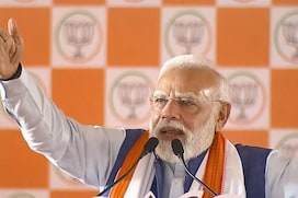 ‘कांग्रेस की कनपटी पर कट्टा रखकर RJD ने CM पद छीना’, आरा में PM मोदी का वार