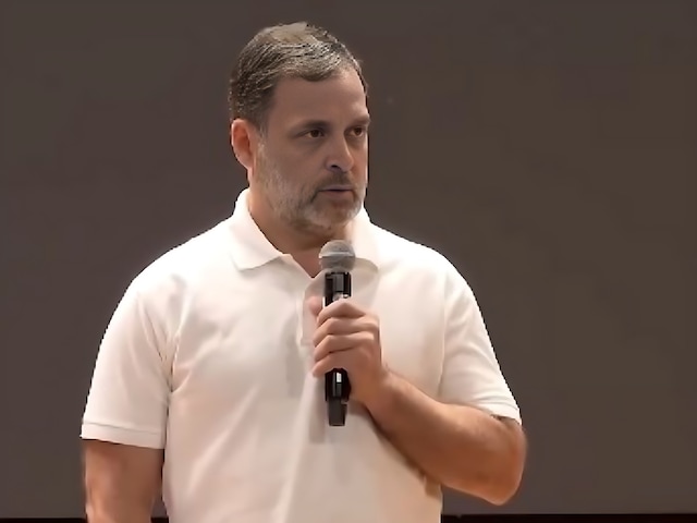 क्या राहुल गांधी ने बिहार चुनाव में वोटिंग से पहले ही हार मान ली?क्या है मैसेज