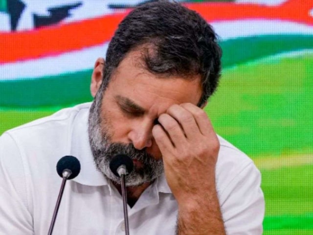 'चुनाव आयोग को बदनाम कर रहे राहुल', जज-नौकरशाहों समेत 272 हस्तियों का ओपन लेटर