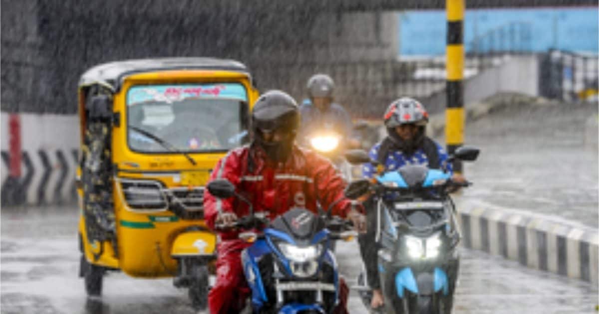 संभल के रहना रे बाबा, बंगाल की खाड़ी से भागती हुई आ रही तबाही