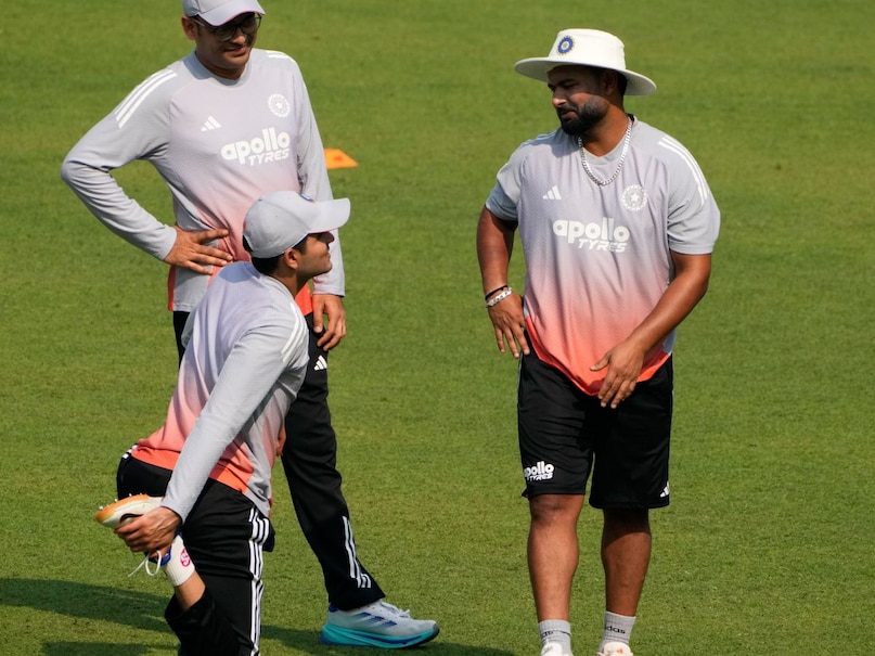 Rishabh Pant, Rishabh Pant odi team, Rishabh Pant may out new Zealand series, Rishabh Pant odi comeback, Rishabh Pant last odi played, ind vs nz, india vs new Zealand, ऋषभ पंत, ऋषभ पंत कमबैक, ऋषभ पंत वनडे क्रिकेट, इंडिया वर्सेस न्यूजीलैंड सीरीज 