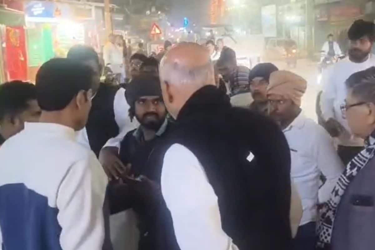 मजदूर पर भड़क उठे RJD विधायक, तपाक से जड़ दिया थप्पड़, वायरल हुआ वीडियो