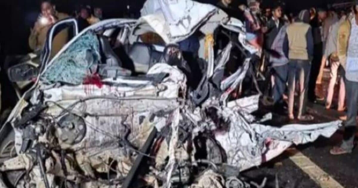 संभल-गंगा एक्सप्रेसवे पर हुआ भीषण हादसा, 6 की मौत जबकि 4 गंभीर रुप से घायल