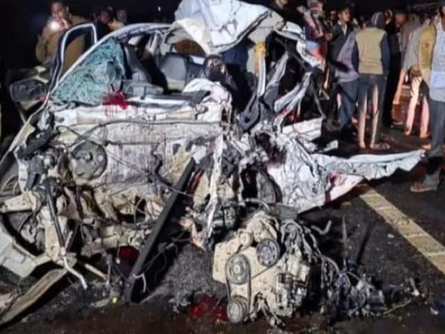 संभल-गंगा एक्सप्रेसवे पर हुआ भीषण हादसा, 6 की मौत जबकि 4 गंभीर रुप से घायल