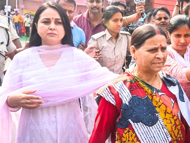 कल मम्‍मी-पापा रो रहे थे... मीसा भारती से मिलने के बाद रोह‍िणी हुईं भावुक