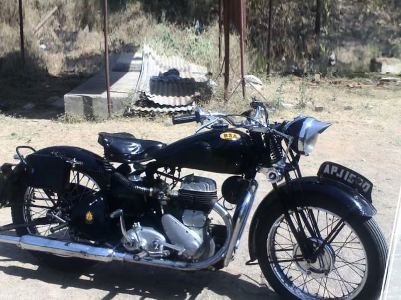 sholay bike, sholay bike features, BSA WM20 features, cost of BSA WM20, what is the price of BSA WM20, engine of BSA WM20 