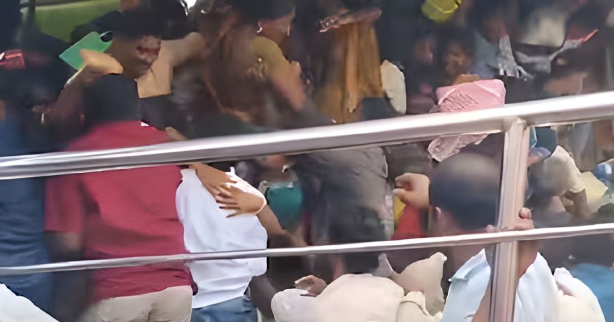 आंध्र में श्रीकाकुलम के वेंकटेश्वर मंदिर में भगदड़, कम से कम 9 लोगों की मौत