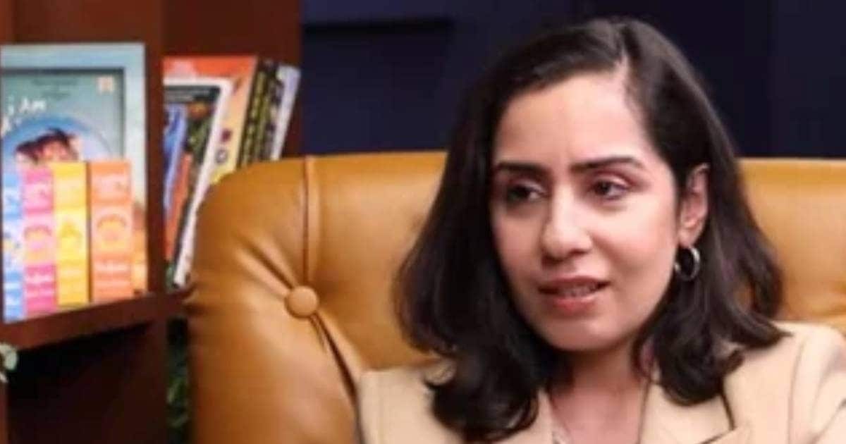 Father of 2 children, 20 years of marriage, 1 actor had affairs with many young actresses and had physical relations, wife came to know