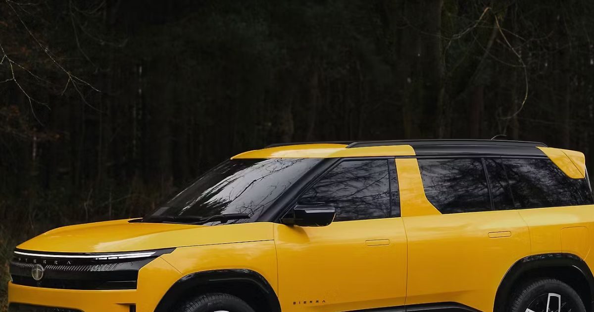 Confirmed! Tata Sierra 2025 will return with triple screen setup, first glimpse revealed