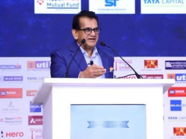 सोशल मीडिया पर बढ़ रहा गुरु घंटालों का ज्ञान, सेबी ने डिलीट 1 लाख फर्जी मैसेज