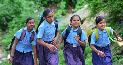 हरियाणा में गरीब बच्चों को मान्यता प्राप्त स्कूलों में पढ़ाने के लिए सरकार की चिराग योजना लागू है.