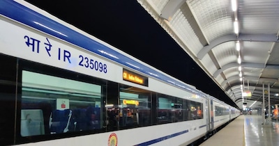 वंदे भारत एक्सप्रेस से अब तक 7.5 करोड़ यात्रियों ने किया सफर, देशभर में 164 ट्रेनें दौड़ रहीं