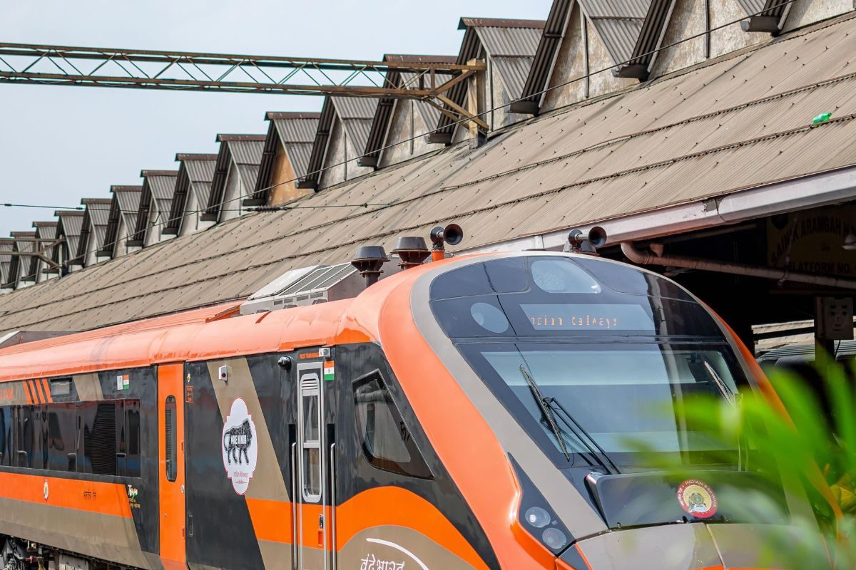 दिल्‍ली-हावड़ा रूट पर चलने वाली वंदेभारत दौड़ेगी फुल स्‍पीड से यहां जानें वजह