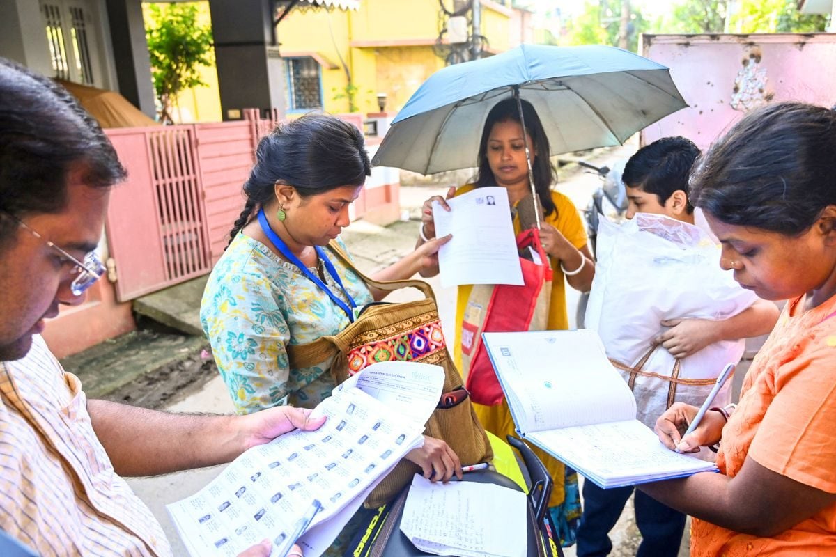 44 जगह एक ही महिला! बंगाल में एक QR स्कैन से ‘वोट चोरी’ का काला खेल बेनकाब