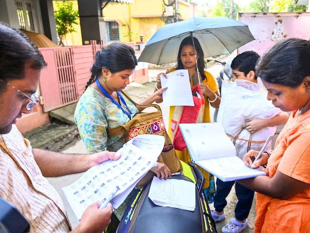 44 जगह एक ही महिला! बंगाल में एक QR स्कैन से ‘वोट चोरी’ का काला खेल बेनकाब