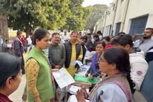 DM साहिबा के सामने महिला BLO का छलका दुख, कहा- धमकी देते हैं, फिर मिला उपाय