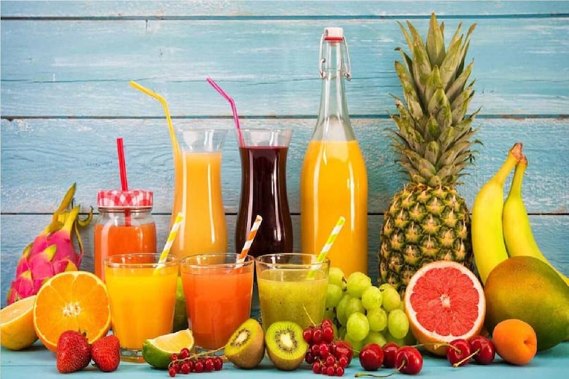 তাজা জুস হোক বা প্যাকেটজাত ফলের রস, এটি খালি পেটে খেলে অগ্ন্যাশয় এবং লিভারের উপর অতিরিক্ত চাপ ফেলে। ডায়াবেটিক হয়ে থাকলে এটি শরীরে সুগার লেভেল বাড়িয়ে রাখে। 