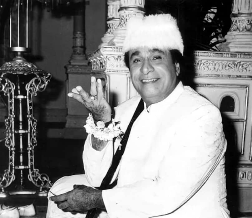 Wondering who? We are talking about Kader Khan, the man whose brilliance in acting and screenwriting helped shape the golden era of Bollywood.
