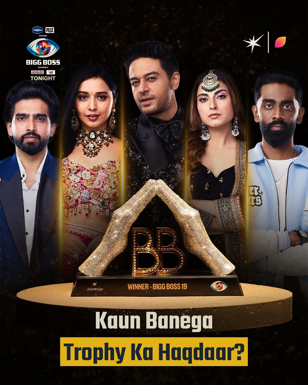 A total of 18 contestants had participated in this season, out of which now only five have been contenders for the finale. The race for the finale includes Gaurav Khanna, Farhana Bhatt, Tanya Mittal, Amaal Malik and Praneet More. All the contestants are very strong and it will be very interesting to see who wins the trophy this time. A total of 18 contestants had participated in this season, out of which now only five have been contenders for the finale. The race for the finale includes Gaurav Khanna, Farhana Bhatt, Tanya Mittal, Amaal Malik and Praneet More. All the contestants are very strong and it will be very interesting to see who wins the trophy this time.