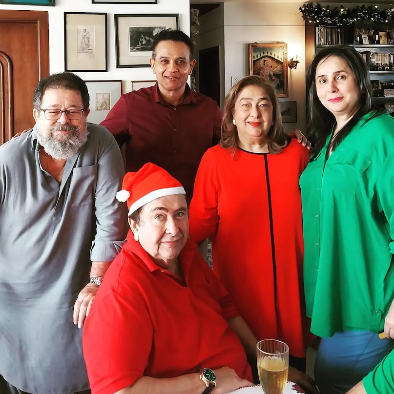 The actor joked, “We used to eat so much that we wouldn’t even take the name of Pani Puri for a week. But after 10 days, we would go to the vendor again and say, ‘Give us some Dahi Puri.’”