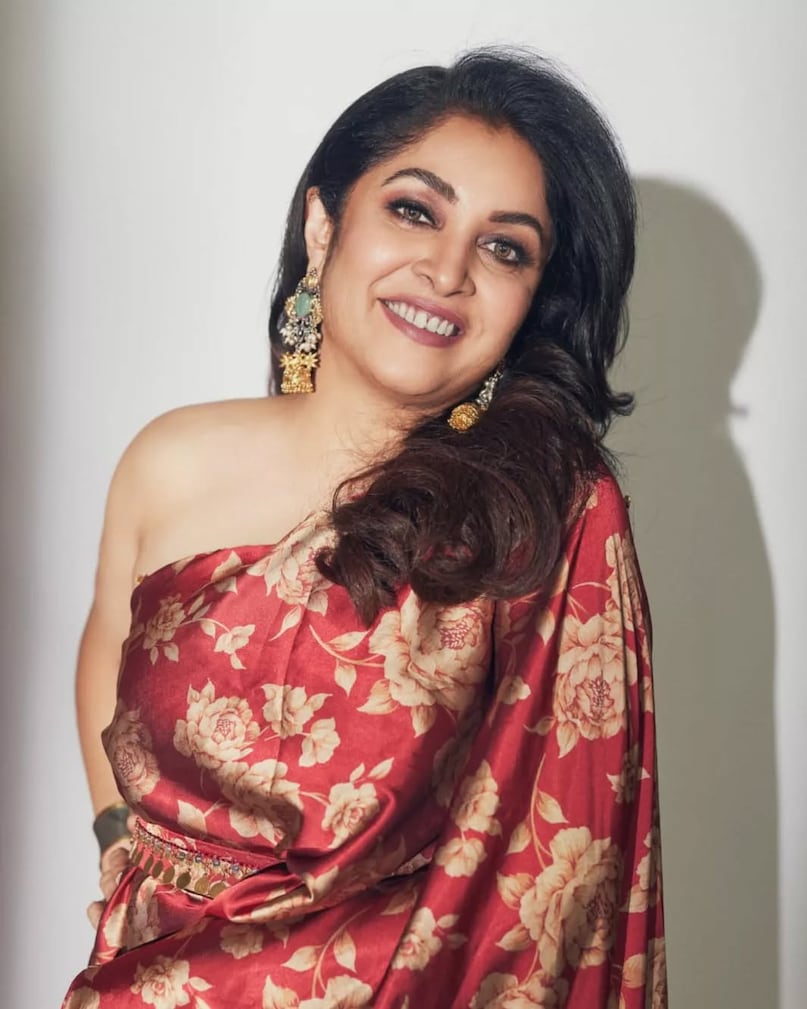 Still not there? Let us break the suspense for you. We are talking about Ramya Krishnan, popular for her iconic roles in films like Jailer, Baahubali and more.