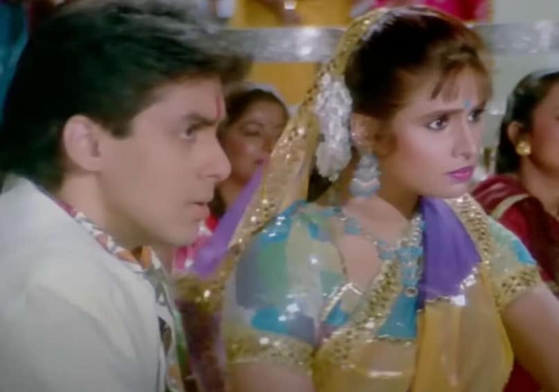 1992 में पड़ोसी से शादी के बाद उनकी जिंदगी में बड़ा मोड़ आया. उन्होंने निजी जिंदगी पर ध्यान देने के लिए एक्टिंग से दूरी बना ली. आंखों में लाखों सपने लिए शादी के बंधन में बंधी इस हीरोइन ने कभी सपने में भी नहीं सोचा होगा कि ये शादी उन्हें तोड़कर रख देगी. 