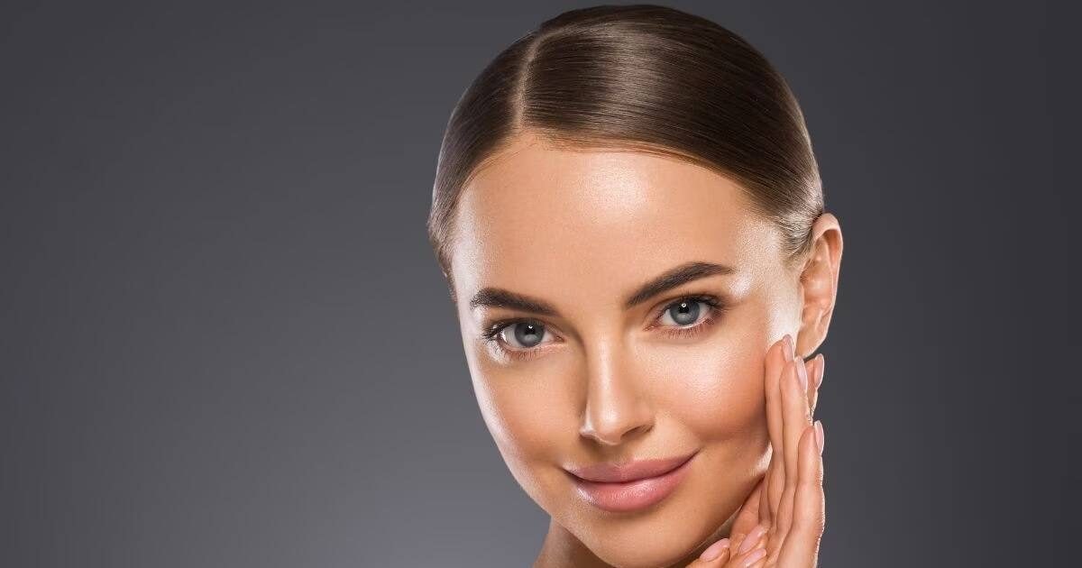 किचन में रखी इन चीजों से बनाएं फेस स्क्रब, चांद सा चमक उठेगा चेहरा