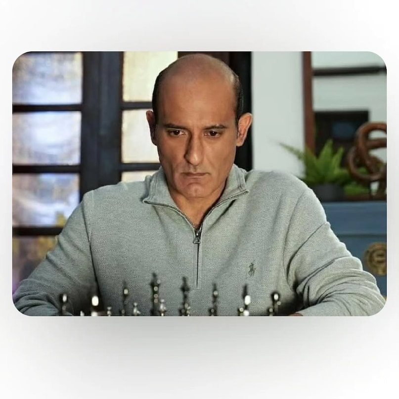 Akshaye was then offered Vivek Oberoi's role in the romance thriller Kurbaan, but he declined.