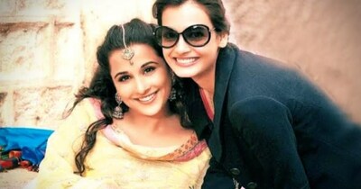 नई दिल्ली. बॉलीवुड में कुछ सितारे ऐसे होते हैं जो अपनी काबिलियत के दम पर पहचान बनाते हैं, लेकिन उनका सफर उतना आसान नहीं होता जितना बाहर से दिखता है.  इंडस्ट्री के एक ऐसे ही प्रतिभाशाली स्टारकिड ने अपने करियर में कई बड़े और चर्चित ऑफर्स ठुकराए, जिनमें एक फिल्म में उन्हें विद्या बालन के प्रेमी का किरदार निभाने का मौका भी मिला था. इतना ही नहीं, 2007 की एक ब्लॉकबस्टर फिल्म, जिसने बॉक्स ऑफिस पर तहलका मचा दिया था, उसे भी उन्होंने अपने हाथों से जाने दिया.  दिलचस्प बात यह है कि इन फिल्मों को ठुकराने के बावजूद आज यह कलाकार अपनी दमदार अदाकारी और गहरे प्रभाव वाले किरदारों के लिए जाना जाता है.