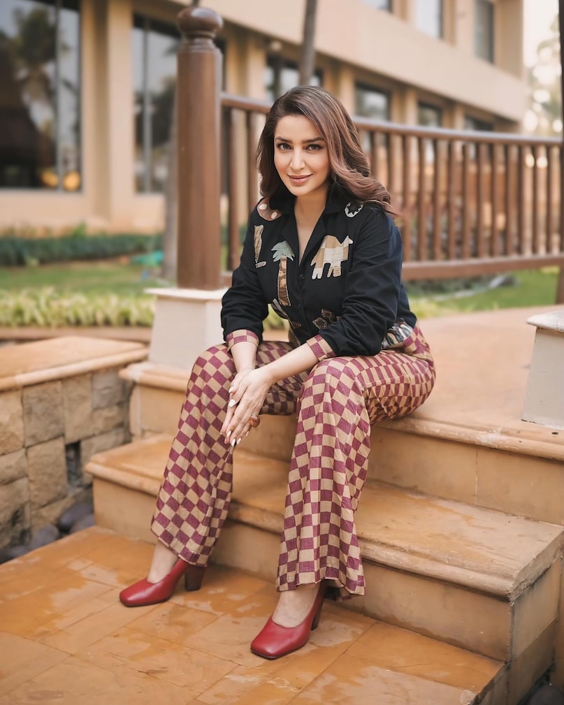 Set To Make A Directorial Debut At 52, Her First Film Was Opposite Ajay Devgn