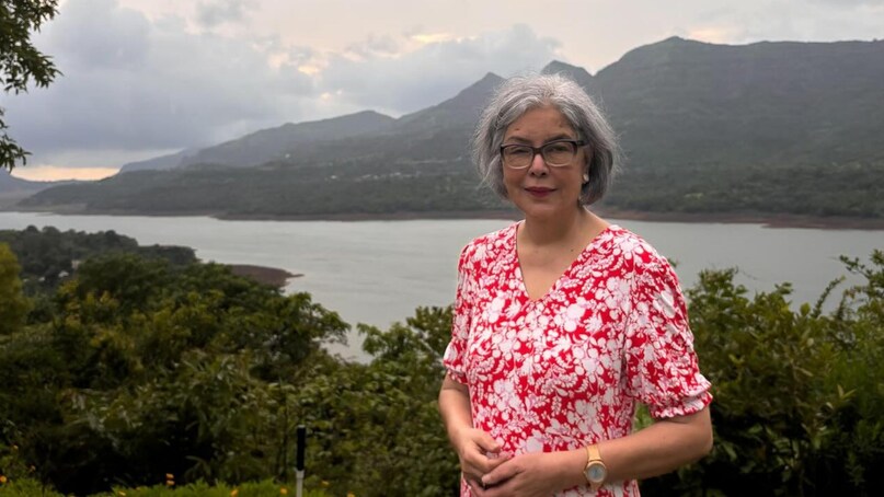 Guess Zeenat Aman's Spotify listening age—bet you can't! Here’s a hint: it is not somewhere in the 30s or even the mid-20s! It is much younger that you’d expect! With a music taste that's much fresher and more modern, Zeenat Aman proves age is just a number, staying effortlessly young at heart with every beat!