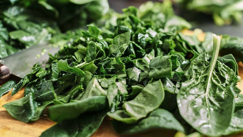 Eat Bathua This Winter: Discover Its Benefits And Try This Easy Recipe