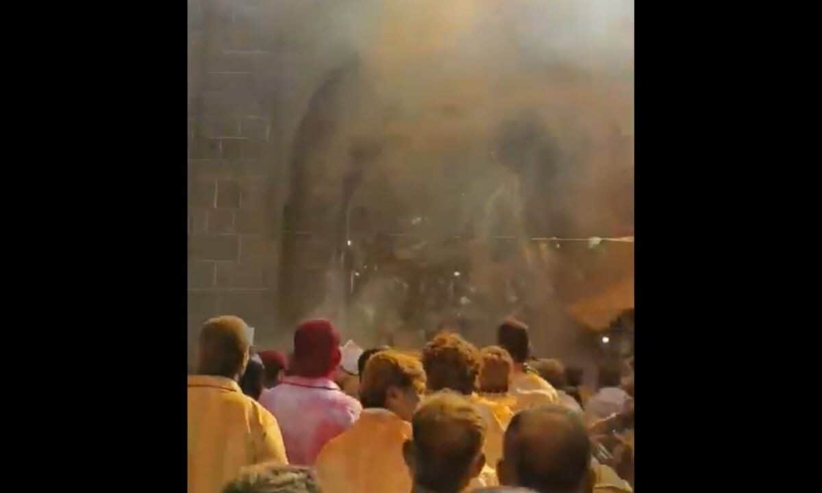 महाराष्ट्र निकाय चुनाव में जीत के बाद हादसा गुलाल उड़ाते समय लगा आग का झोंका