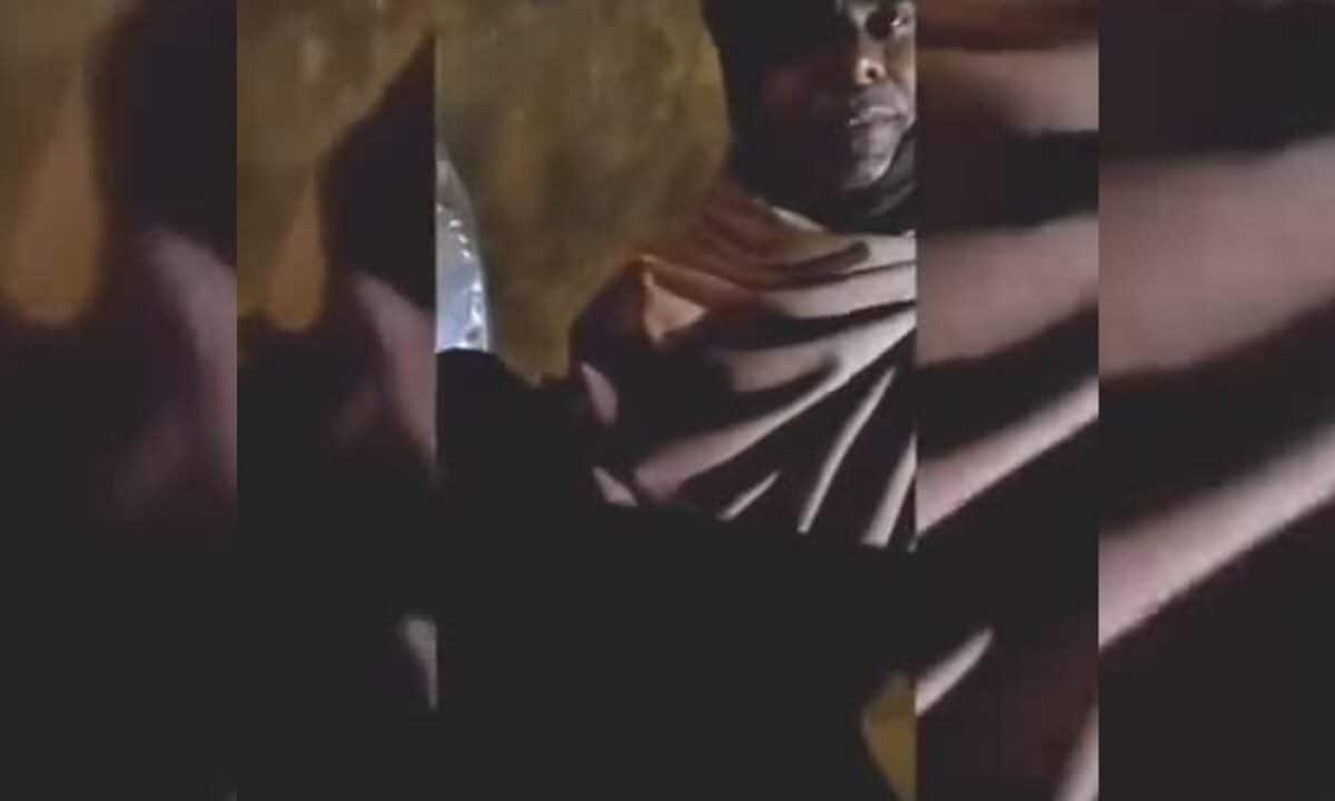 Video: ट्रक ड्राइवर से रिश्वत में मांगे आलू, 11 होमगार्ड जवान सस्पेंड