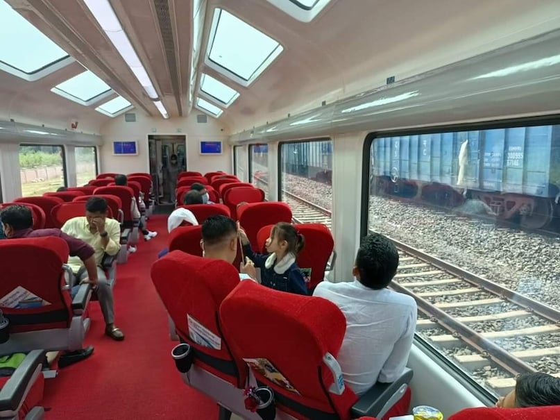 From Valleys To Waterfalls: Top Vistadome Train Routes To Experience India’s Beauty