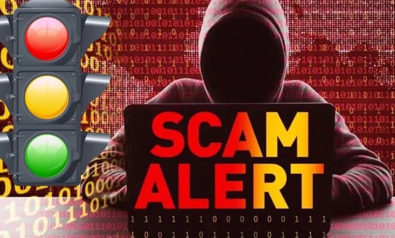 सायबर सुरक्षा कंपनी सायबलने शोधून काढले आहे की ई-चलान पोर्टलसारख्या दिसणाऱ्या 36 बनावट वेबसाइट लोकांची फसवणूक करत आहेत. स्कॅमरनी ही नवीन पद्धत तयार केली आहे, ज्यामध्ये लोकांना कोणतेही अॅप डाउनलोड करण्याची आवश्यकता नाही. लोक फक्त एका मेसेजने त्यांच्या जाळ्यात अडकत आहेत. चला जाणून घेऊया की हा संपूर्ण घोटाळा कसा काम करतो. सायबर सुरक्षा कंपनी सायबलने शोधून काढले आहे की ई-चलान पोर्टलसारख्या दिसणाऱ्या 36 बनावट वेबसाइट लोकांची फसवणूक करत आहेत. स्कॅमरनी ही नवीन पद्धत तयार केली आहे, ज्यामध्ये लोकांना कोणतेही अॅप डाउनलोड करण्याची आवश्यकता नाही. लोक फक्त एका मेसेजने त्यांच्या जाळ्यात अडकत आहेत. चला जाणून घेऊया की हा संपूर्ण घोटाळा कसा काम करतो.