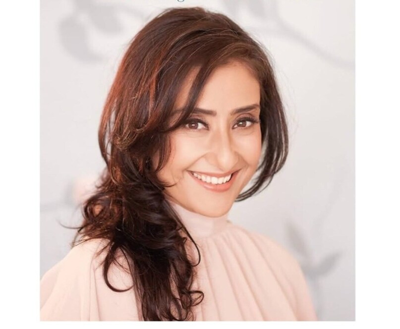 एक्ट्रेस के सुनहरे दौर में उन्हें अक्सर अंडररेटेड कहा गया, लेकिन क्रिटिक्स और दर्शकों दोनों ही उनकी दमदार स्क्रीन प्रजेंस के कायल थे. मनीषा कोइराला आखिरी बार 2015 में फिल्म 'चेहरे' में नजर आई थीं. अभिनय के अलावा, मनीषा ने कई यादगार गानों के जरिए भी लोगों के दिलों को छुआ.