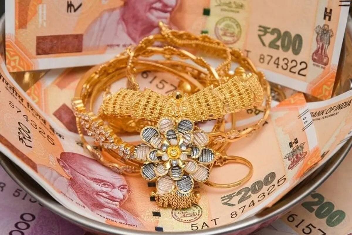 भारत के लोगों ने कहां गिरवी रखा 4 लाख करोड़ का सोना अगले साल तक 40 फीसदी और बढ़ जाएगी रकम
