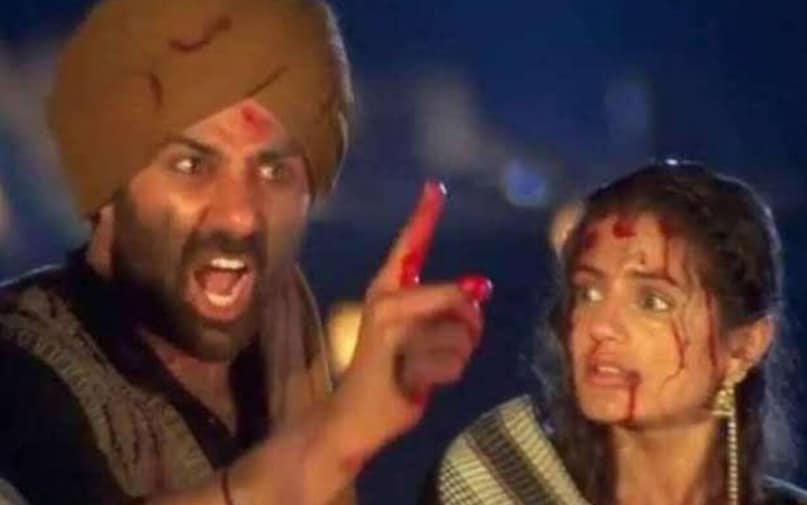 He recalled that every sarpanch brought him food from their homes, but he could not eat it all because of the high temperature while they were filming. To film the scene, Sharma called for extra spot boys and assistants and wrapped the shoot in one day. But filming with such huge crowds of 5,000 to 10,000 people became the norm.