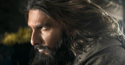 सिनेमा का असली जादू तब सामने आता है, जब किसी एक्टर की परफॉर्मेंस कहानी में इस तरह जुड़ जाए कि दर्शक हर सीन में खुद को महसूस कर सकें. साल 2025 में बॉलीवुड में कई ऐसी फिल्में आईं जिसने दर्शकों के दिलों को छुआ और कलाकारों ने अपनी अदाकारी का लोहा मनवाया. आइए, उन सितारों के बारे में जानते हैं, जो 2025 में छाए रहे.