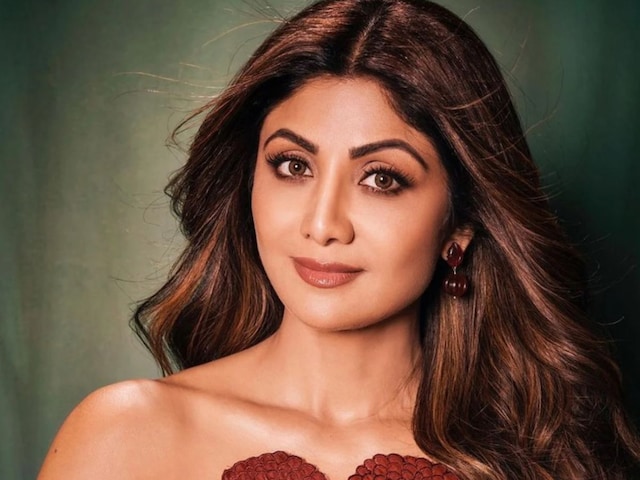 शिल्पा शेट्टी ने घर पर छापे की खबरों पर तोड़ी चुप्पी, कहा- 'मुझे दुख है कि...'